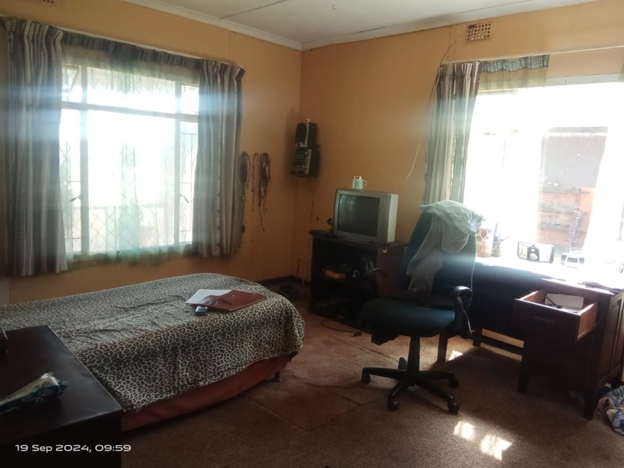 10 Bedroom Property for Sale in Spaarwater Gauteng