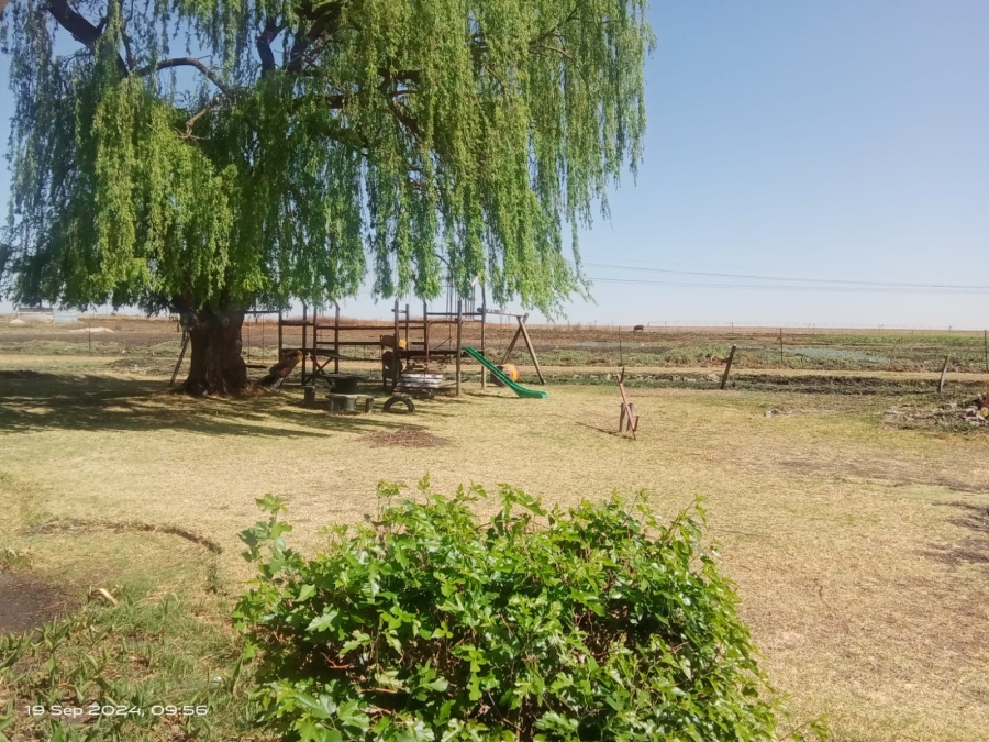 10 Bedroom Property for Sale in Spaarwater Gauteng