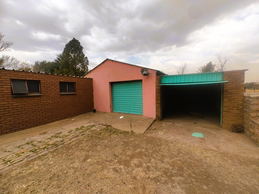 4 Bedroom Property for Sale in Mooilande Gauteng