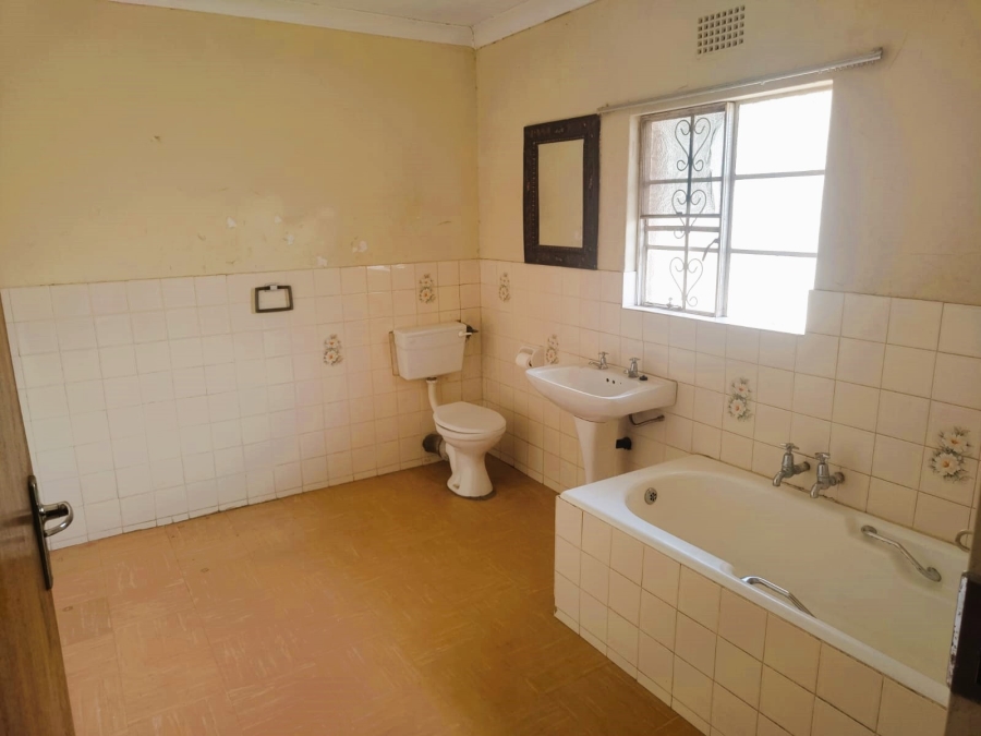 4 Bedroom Property for Sale in Mooilande Gauteng