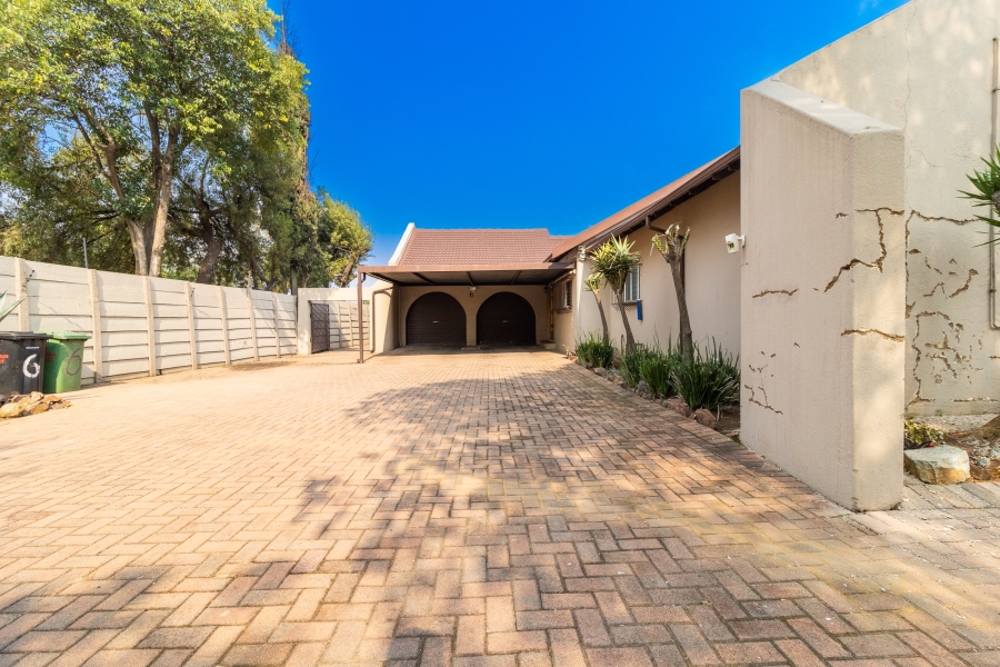 4 Bedroom Property for Sale in Brackenhurst Gauteng