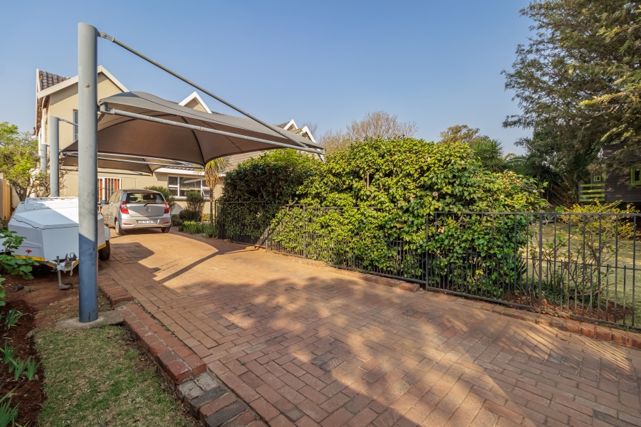 4 Bedroom Property for Sale in Dunvegan Gauteng