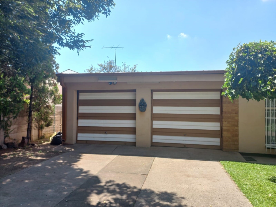 4 Bedroom Property for Sale in Sonland Park Gauteng