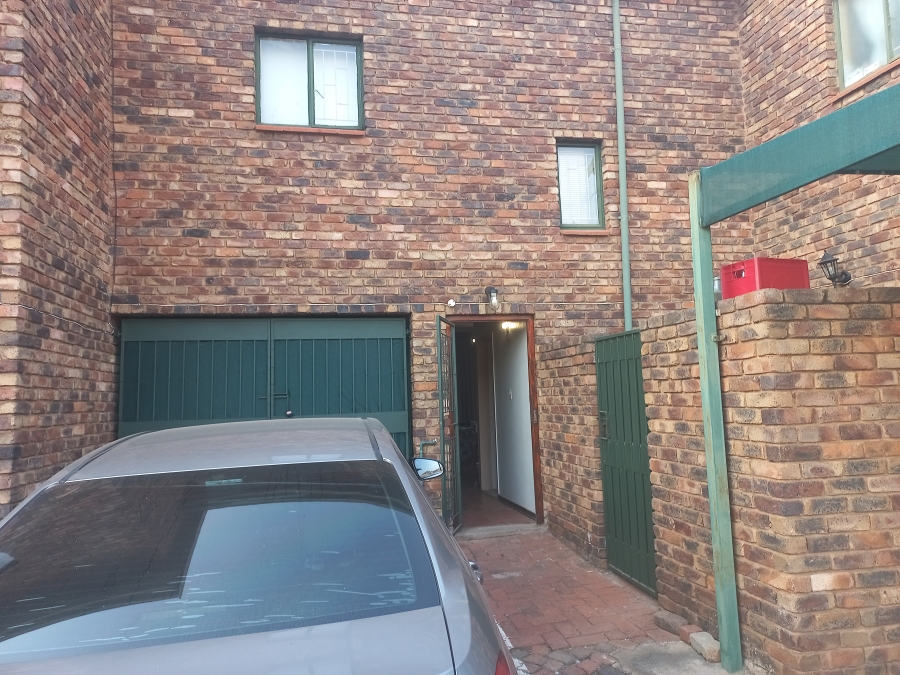 3 Bedroom Property for Sale in Magalieskruin Gauteng