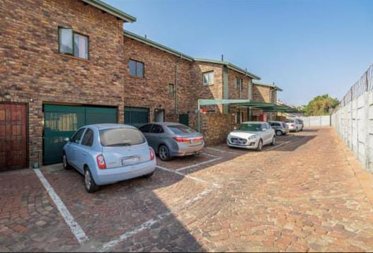 3 Bedroom Property for Sale in Magalieskruin Gauteng