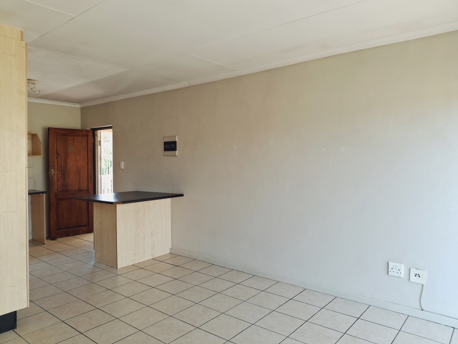 2 Bedroom Property for Sale in Queenswood Gauteng