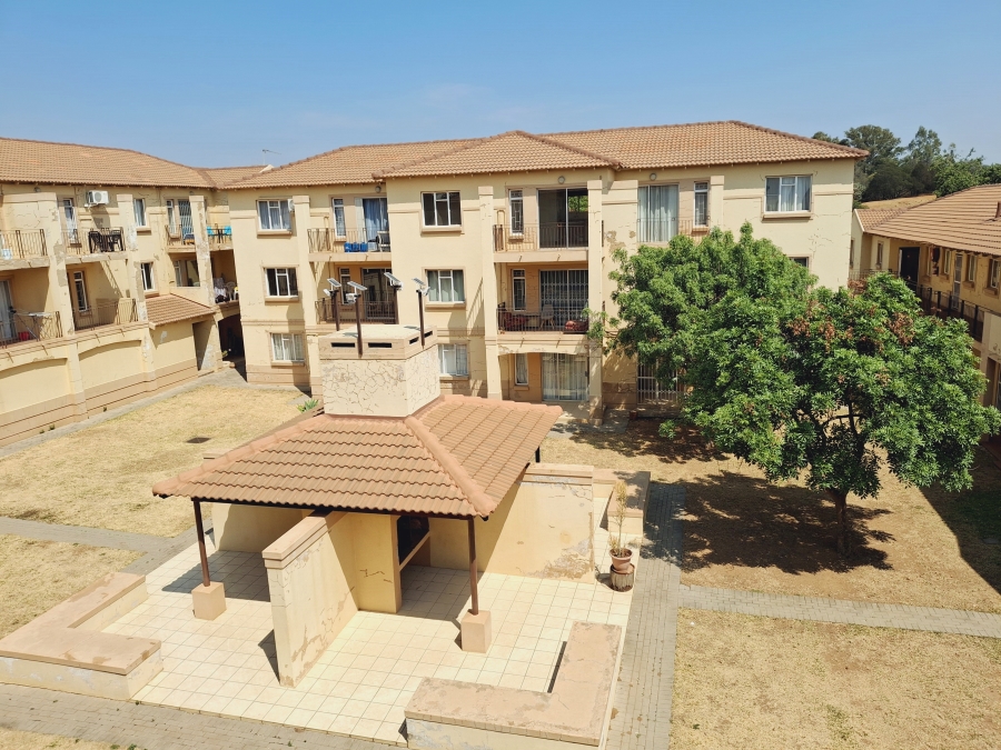 2 Bedroom Property for Sale in Queenswood Gauteng