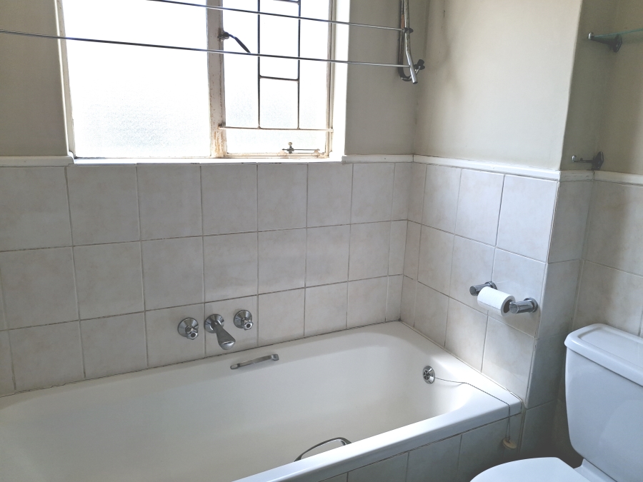 2 Bedroom Property for Sale in Queenswood Gauteng