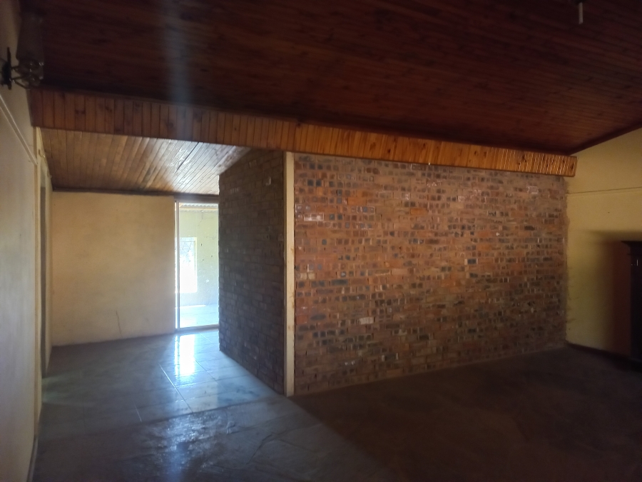 Commercial Property for Sale in Magaliesmoot Gauteng