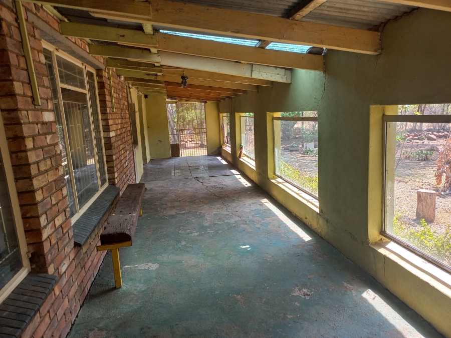 Commercial Property for Sale in Magaliesmoot Gauteng