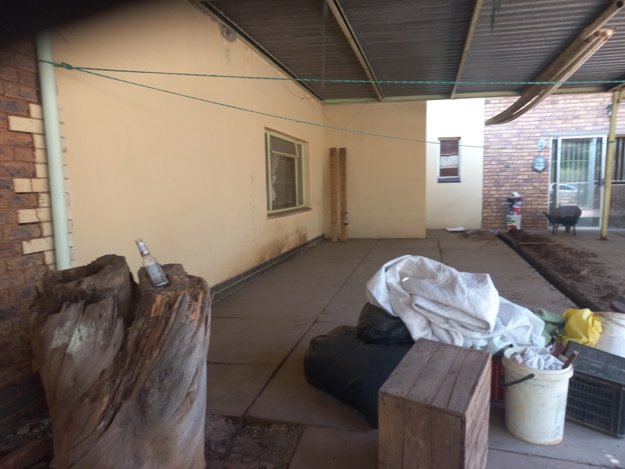 Commercial Property for Sale in Magaliesmoot Gauteng