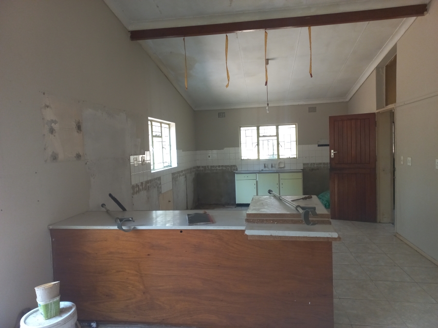 Commercial Property for Sale in Magaliesmoot Gauteng