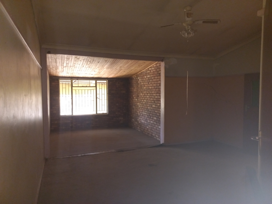 Commercial Property for Sale in Magaliesmoot Gauteng