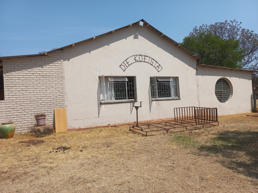 Commercial Property for Sale in Magaliesmoot Gauteng