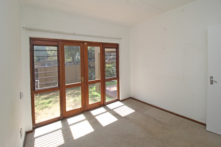 1 Bedroom Property for Sale in Sunninghill Gauteng