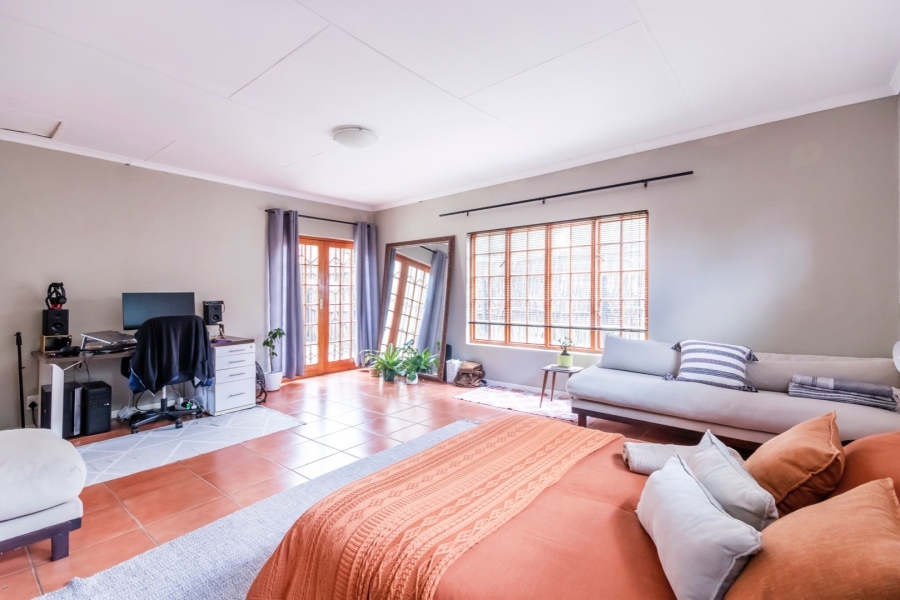 3 Bedroom Property for Sale in Linden Gauteng