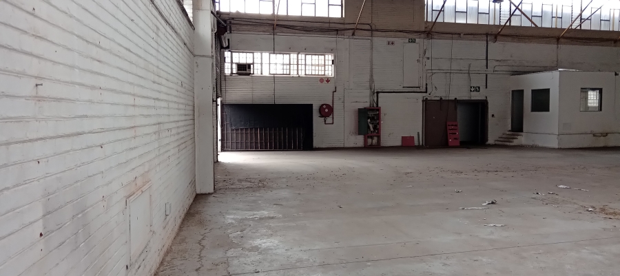 To Let commercial Property for Rent in Benrose Gauteng