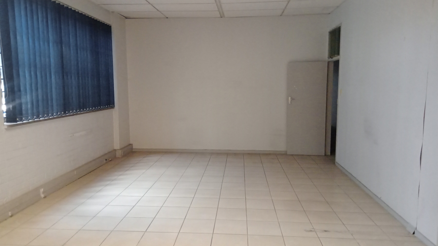 To Let commercial Property for Rent in Benrose Gauteng