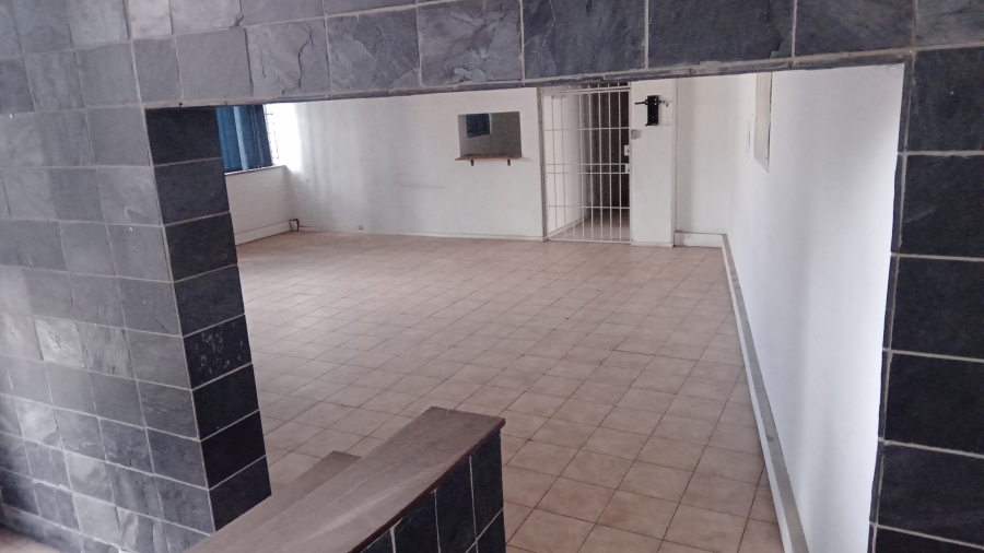 To Let commercial Property for Rent in Benrose Gauteng