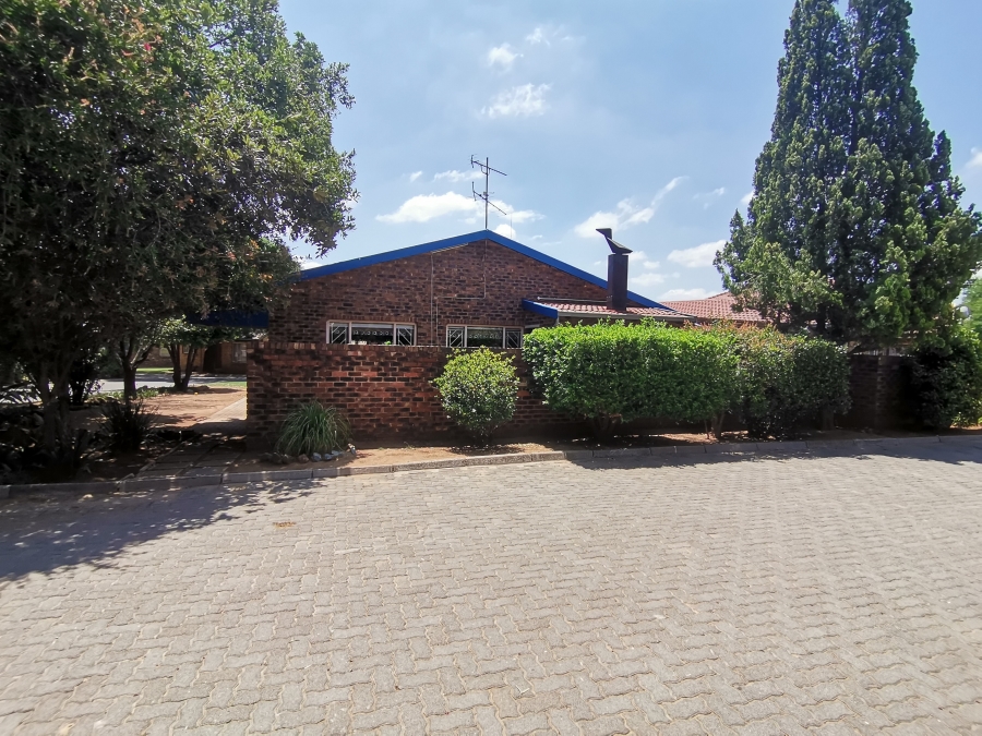 4 Bedroom Property for Sale in Misty Bay Gauteng