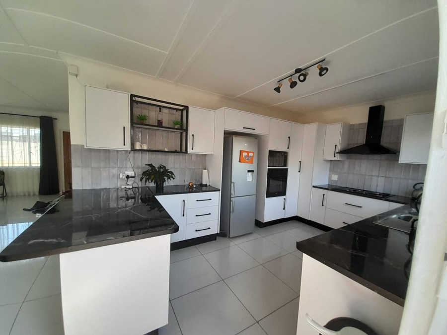 To Let 3 Bedroom Property for Rent in General Albertspark Gauteng