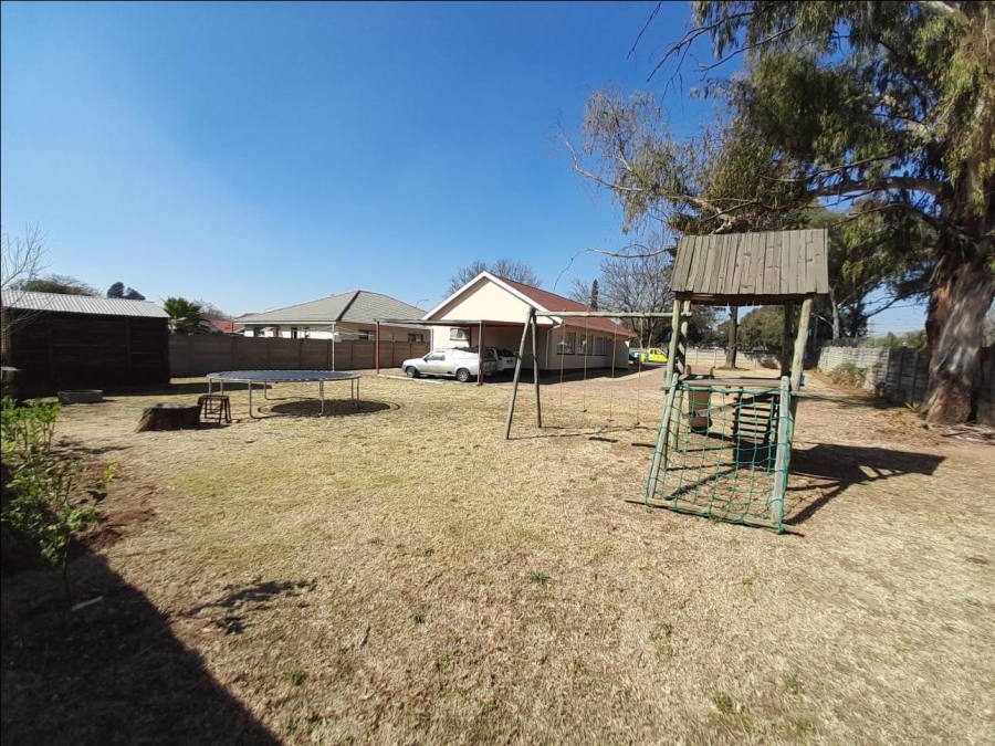 To Let 3 Bedroom Property for Rent in General Albertspark Gauteng