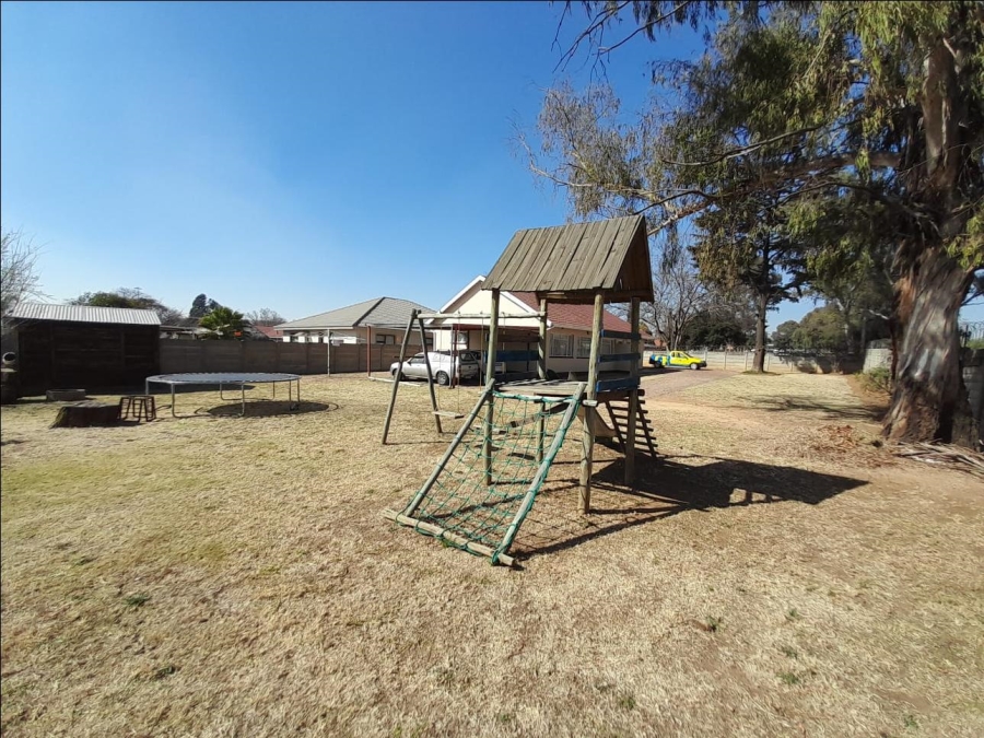 To Let 3 Bedroom Property for Rent in General Albertspark Gauteng