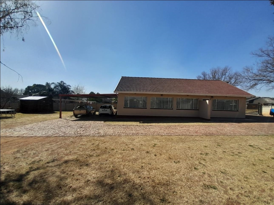 To Let 3 Bedroom Property for Rent in General Albertspark Gauteng