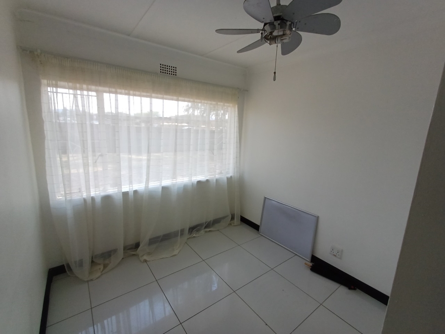 To Let 3 Bedroom Property for Rent in General Albertspark Gauteng