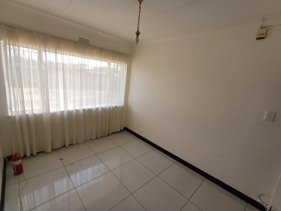 To Let 3 Bedroom Property for Rent in General Albertspark Gauteng