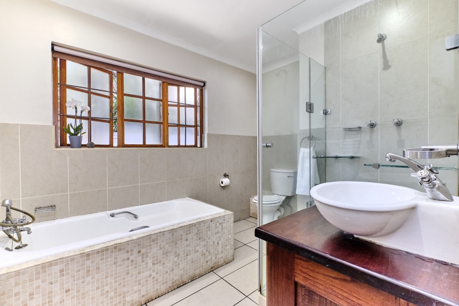 5 Bedroom Property for Sale in Kyalami Estates Gauteng