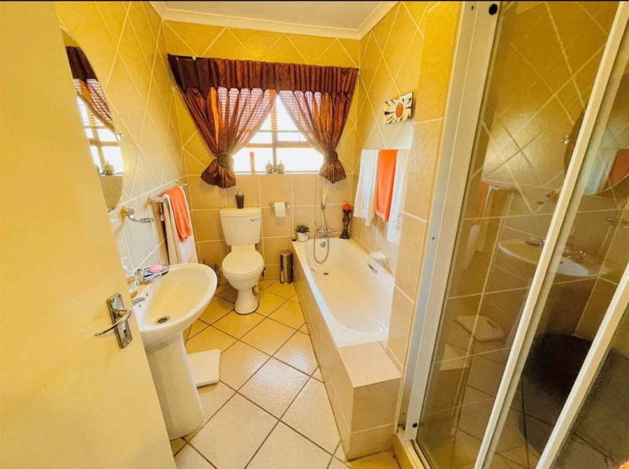 3 Bedroom Property for Sale in Meyersdal Gauteng