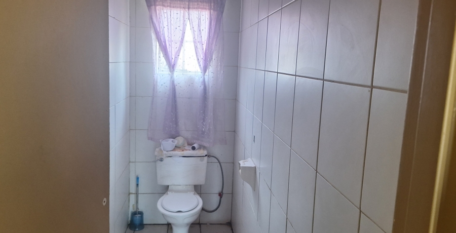 2 Bedroom Property for Sale in Louisrus Gauteng