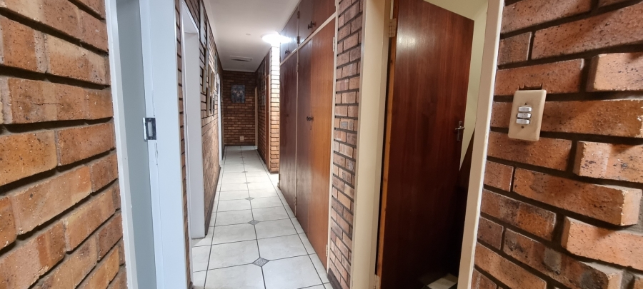 4 Bedroom Property for Sale in Sunward Park Gauteng