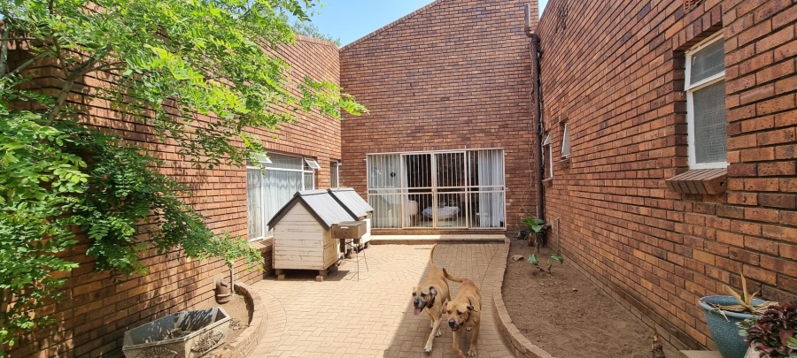 4 Bedroom Property for Sale in Sunward Park Gauteng