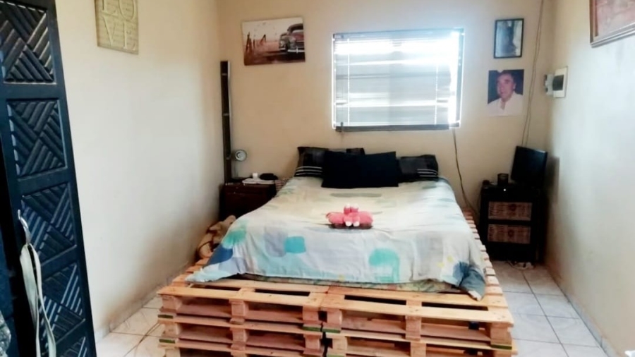 7 Bedroom Property for Sale in Kameeldrift East Gauteng