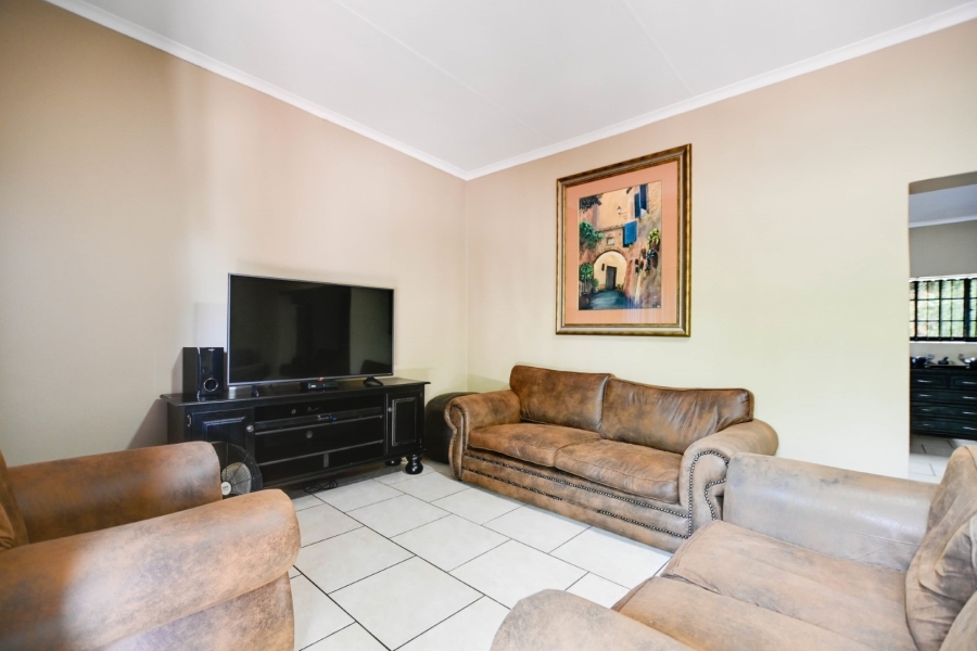 7 Bedroom Property for Sale in Kameeldrift West Gauteng