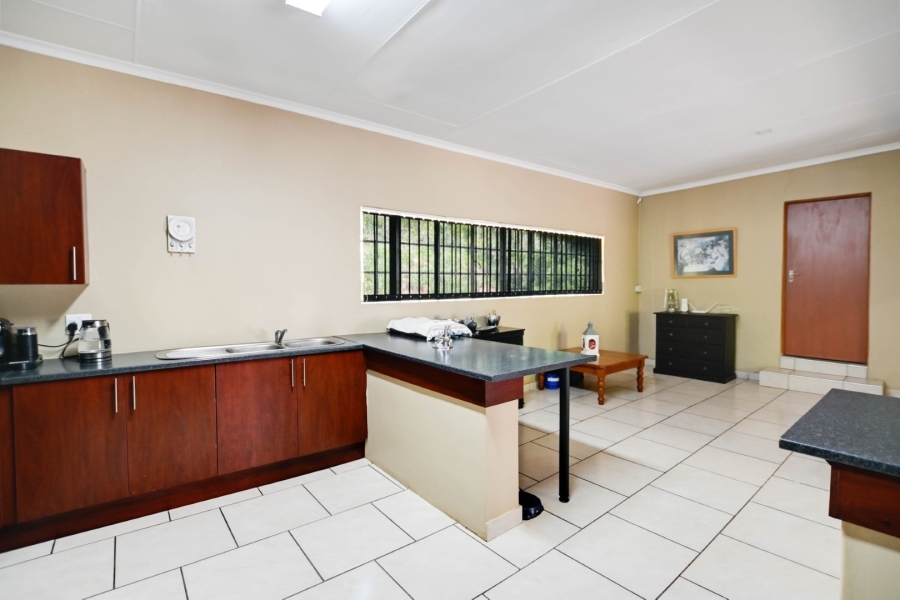 7 Bedroom Property for Sale in Kameeldrift West Gauteng