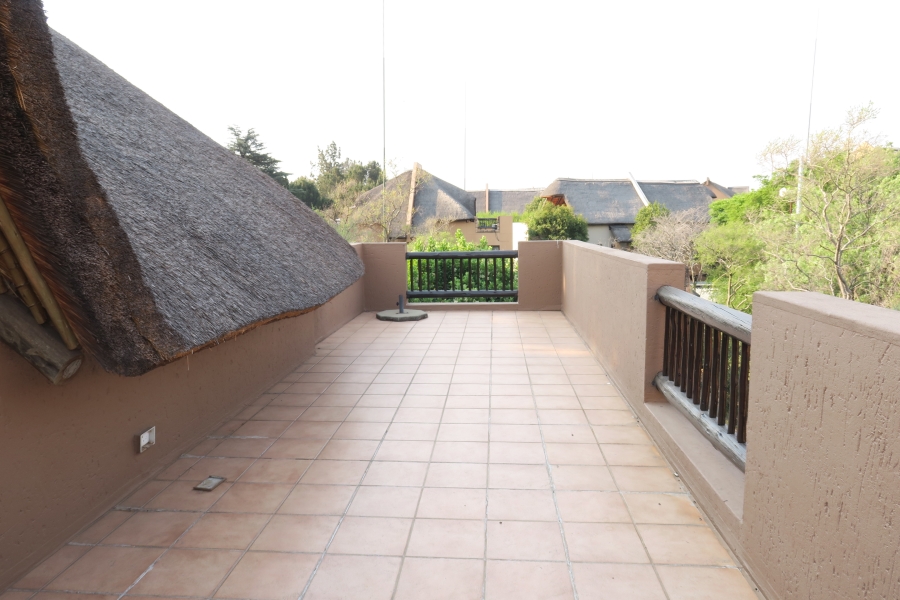 To Let 2 Bedroom Property for Rent in Pineslopes Gauteng