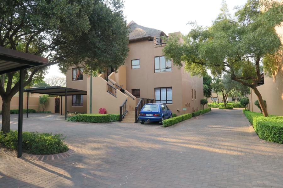 To Let 2 Bedroom Property for Rent in Pineslopes Gauteng