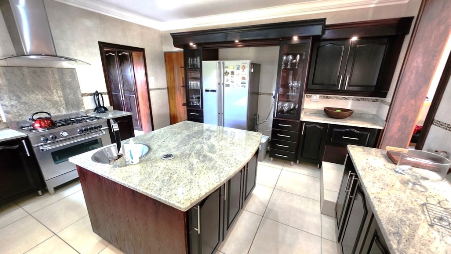 5 Bedroom Property for Sale in Eldoraigne Gauteng