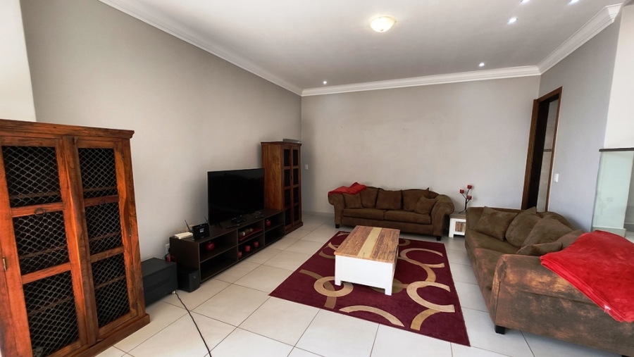 5 Bedroom Property for Sale in Eldoraigne Gauteng