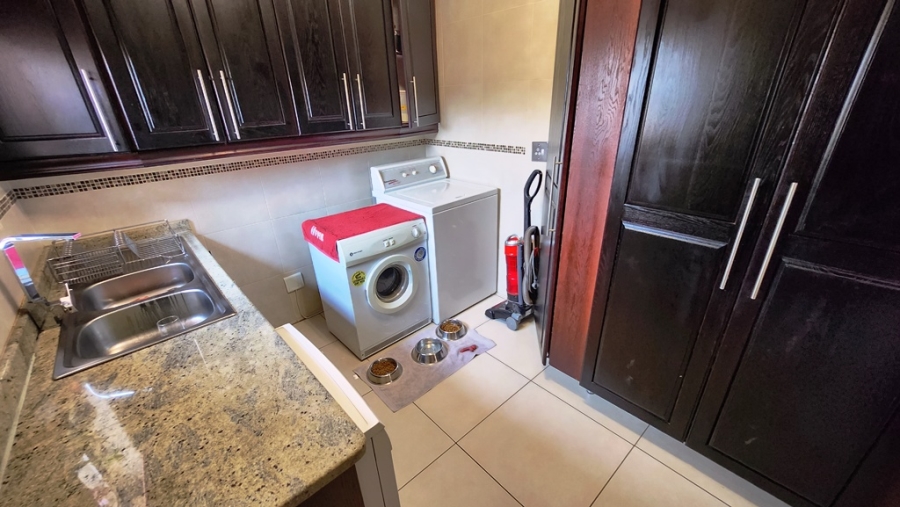 5 Bedroom Property for Sale in Eldoraigne Gauteng