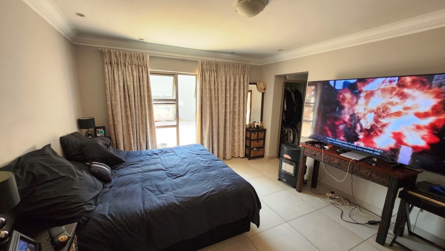 5 Bedroom Property for Sale in Eldoraigne Gauteng