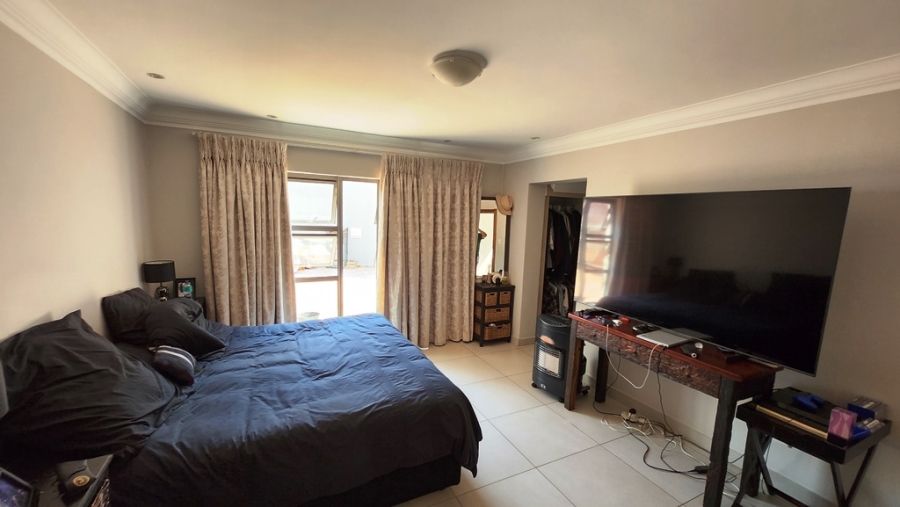 5 Bedroom Property for Sale in Eldoraigne Gauteng