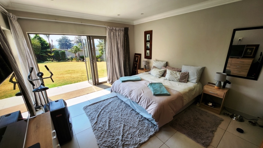 5 Bedroom Property for Sale in Eldoraigne Gauteng