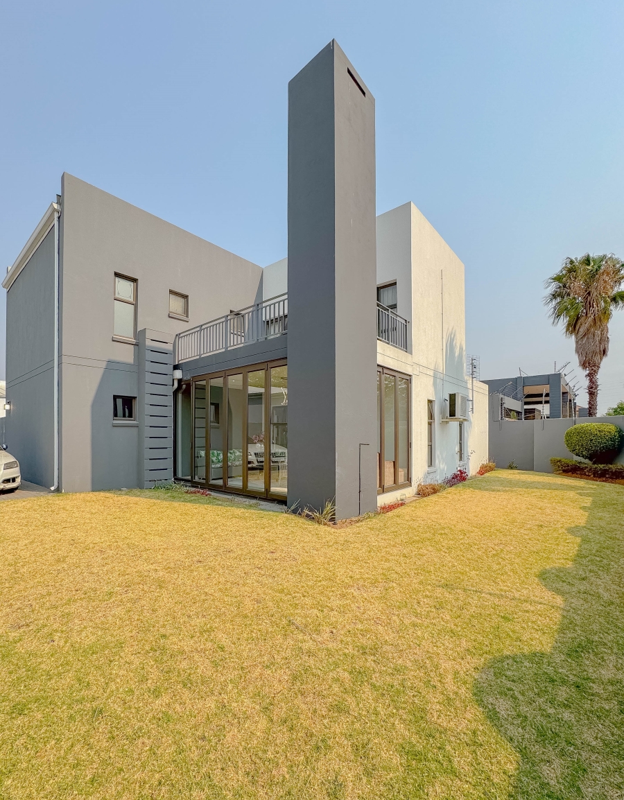 3 Bedroom Property for Sale in Noordwyk Gauteng