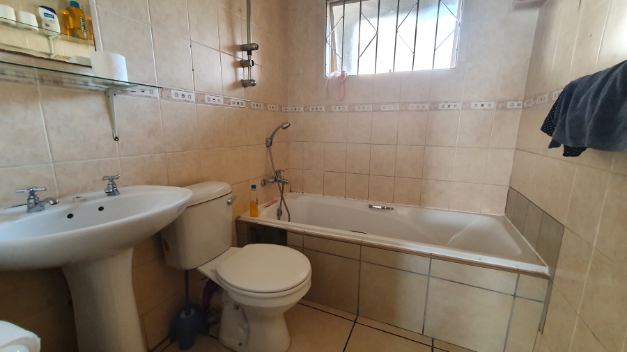 2 Bedroom Property for Sale in Florentia Gauteng