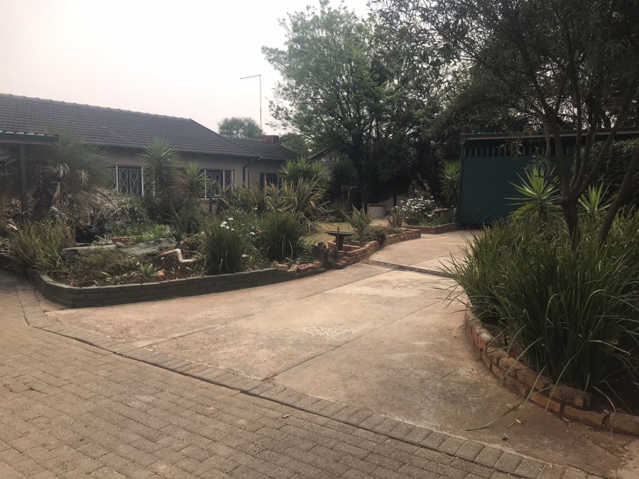 5 Bedroom Property for Sale in Elspark Gauteng