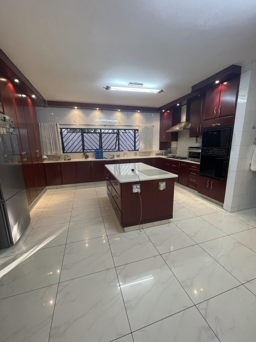 5 Bedroom Property for Sale in Laudium Gauteng